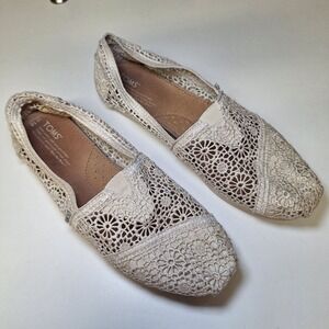 TOMS Womens Beige Crochet Lace Flats Slip On Loafers Shoes Size 10